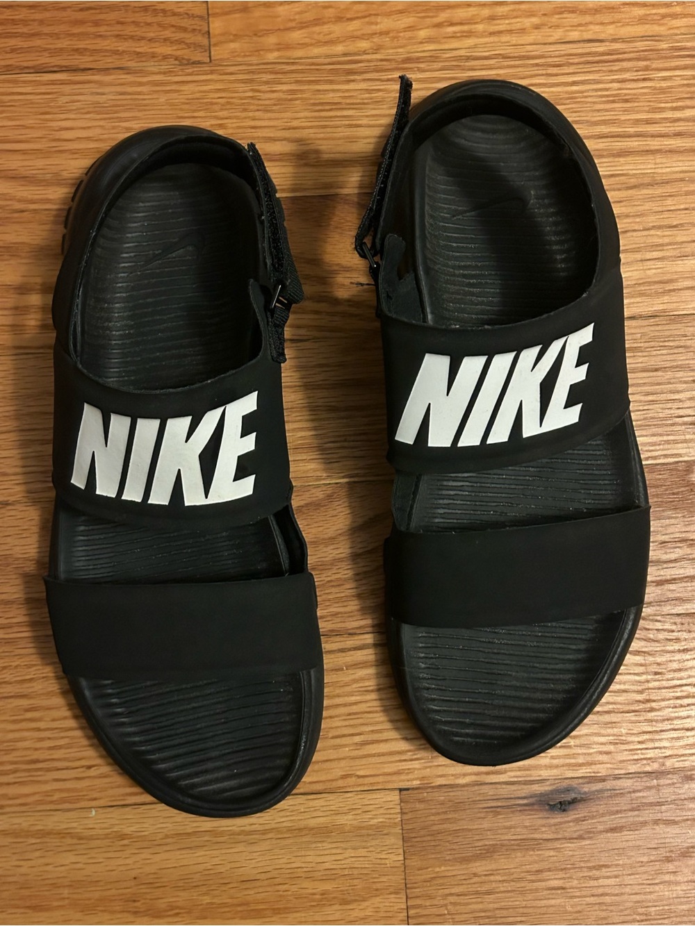Nike Tanjun Sandals Women’s Size 6